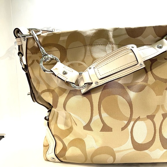 Coach signature beige tan Carly Bucket Purse optic white trim - Picture 1 of 15